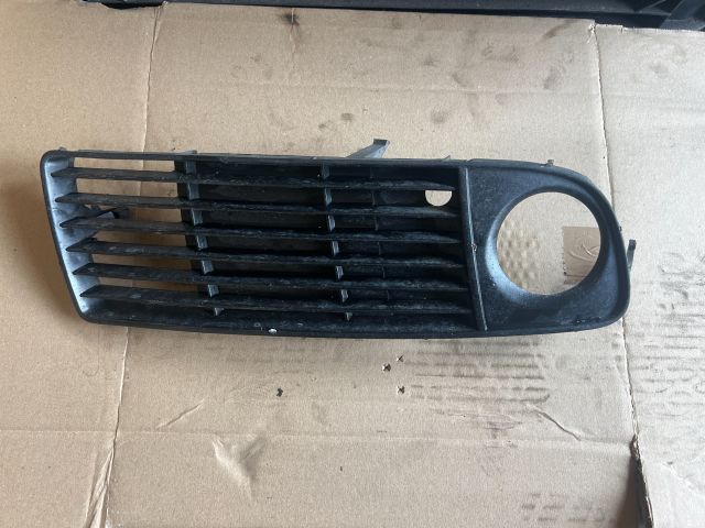 bontott AUDI A6 C5 Jobb Ködlámpa Rács