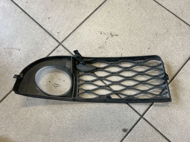 bontott AUDI A6 C5 Jobb Ködlámpa Rács