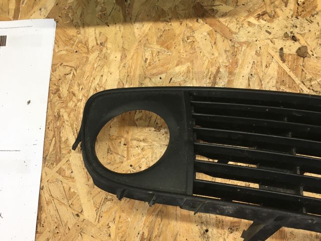 bontott AUDI A6 C5 Jobb Ködlámpa Rács