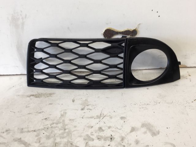 bontott AUDI A6 C5 Jobb Ködlámpa Rács