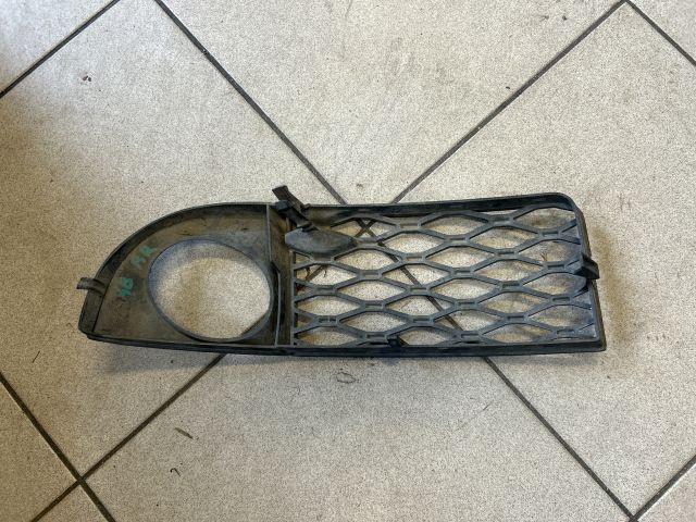 bontott AUDI A6 C5 Jobb Ködlámpa Rács