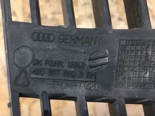 bontott AUDI A6 C5 Jobb Ködlámpa Rács