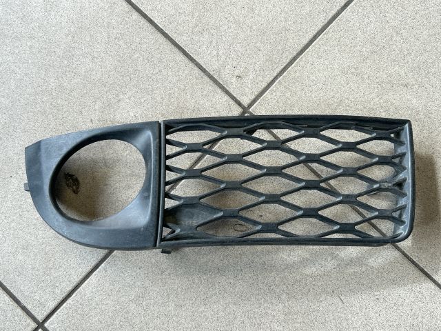 bontott AUDI A6 C5 Jobb Ködlámpa Rács