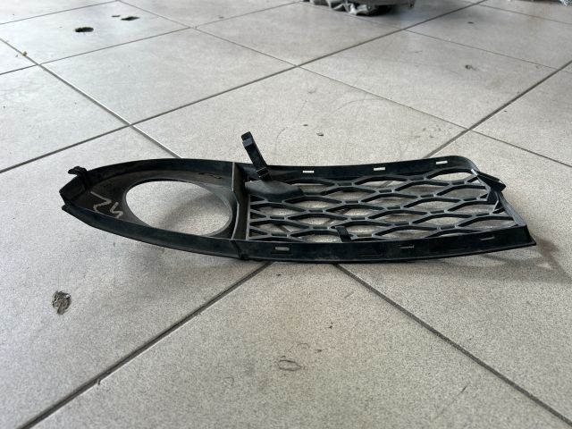 bontott AUDI A6 C5 Jobb Ködlámpa Rács