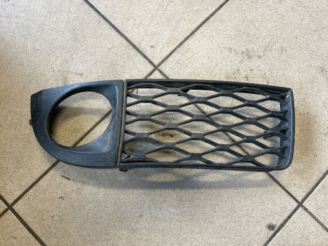 bontott AUDI A6 C5 Jobb Ködlámpa Rács