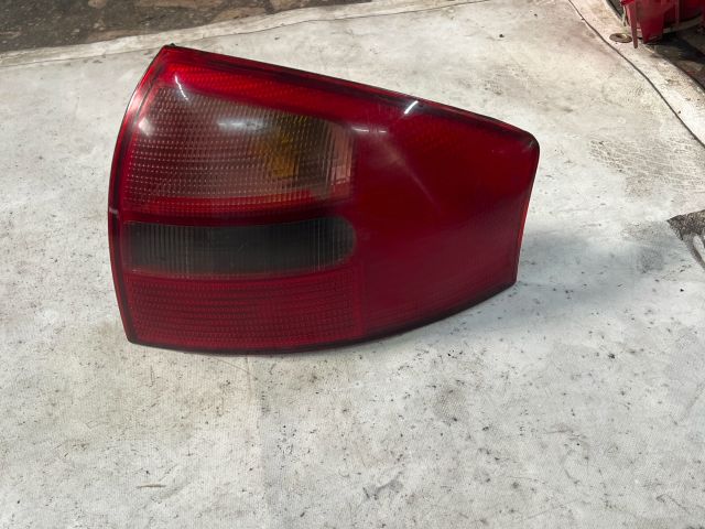 bontott AUDI A6 C5 Jobb Külső Hátsó Lámpa