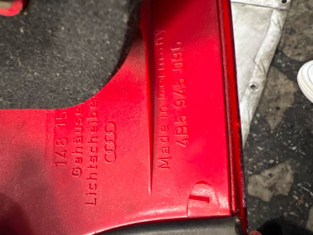 bontott AUDI A6 C5 Jobb Külső Hátsó Lámpa