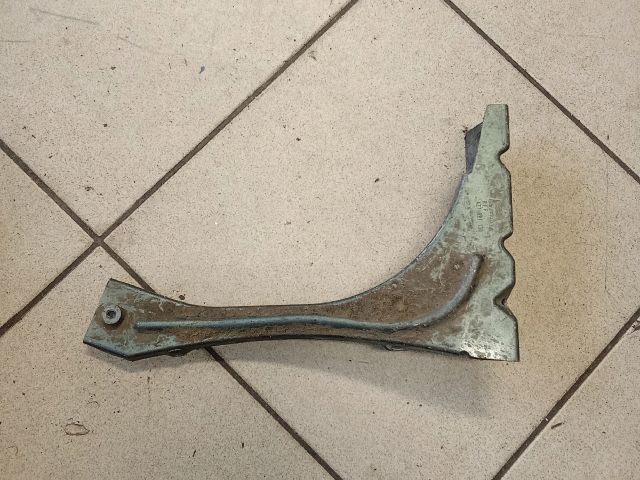 bontott AUDI A6 C5 Jobb Sárvédő Oldaltartó