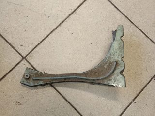 bontott AUDI A6 C5 Jobb Sárvédő Oldaltartó