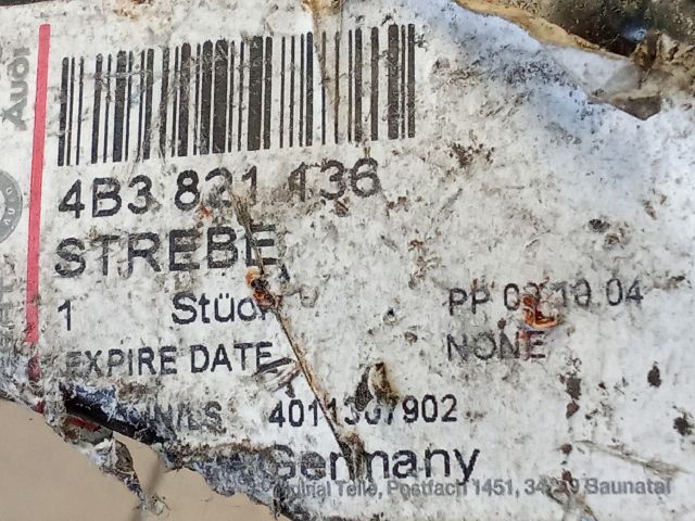 bontott AUDI A6 C5 Jobb Sárvédő Oldaltartó