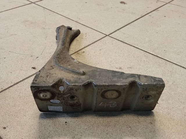 bontott AUDI A6 C5 Jobb Sárvédő Oldaltartó