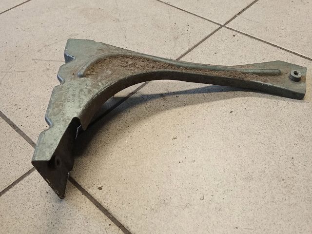 bontott AUDI A6 C5 Jobb Sárvédő Oldaltartó