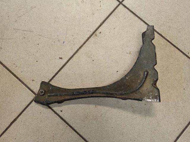 bontott AUDI A6 C5 Jobb Sárvédő Oldaltartó