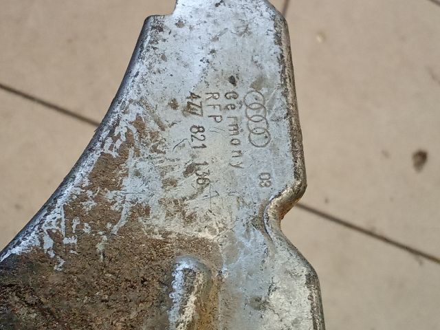 bontott AUDI A6 C5 Jobb Sárvédő Oldaltartó