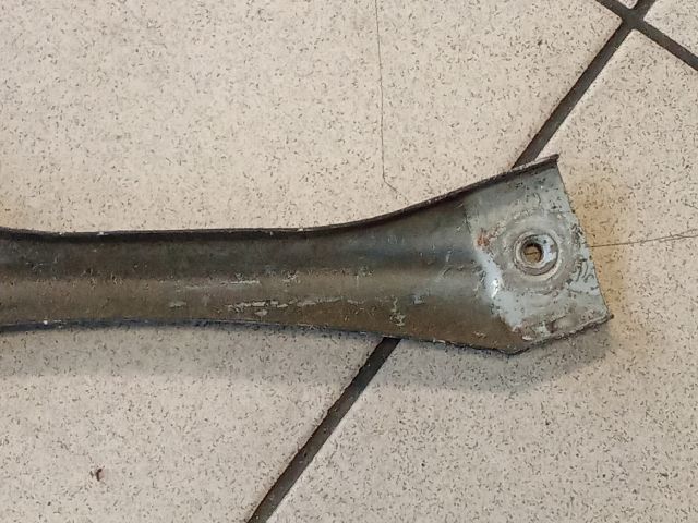 bontott AUDI A6 C5 Jobb Sárvédő Oldaltartó