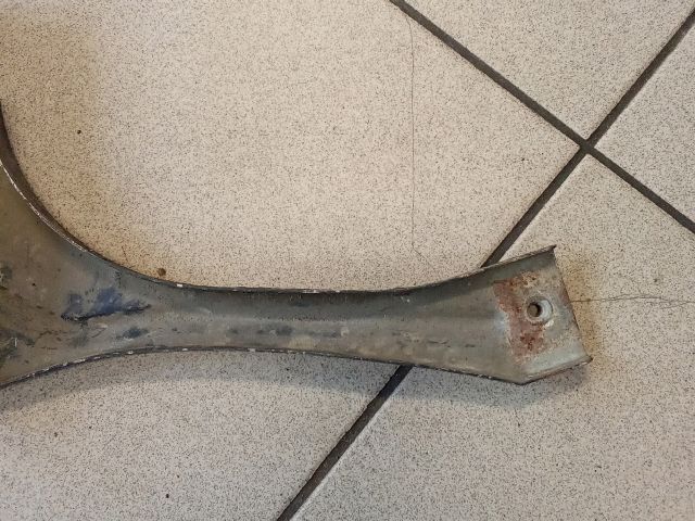 bontott AUDI A6 C5 Jobb Sárvédő Oldaltartó