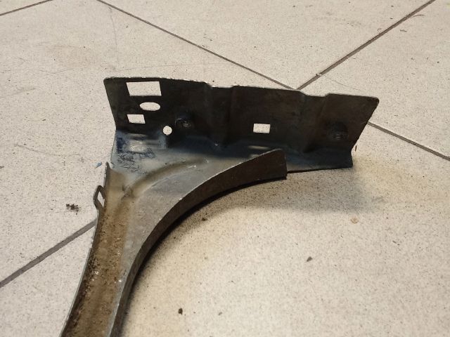 bontott AUDI A6 C5 Jobb Sárvédő Oldaltartó