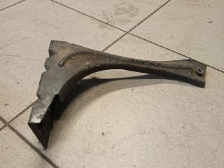 bontott AUDI A6 C5 Jobb Sárvédő Oldaltartó