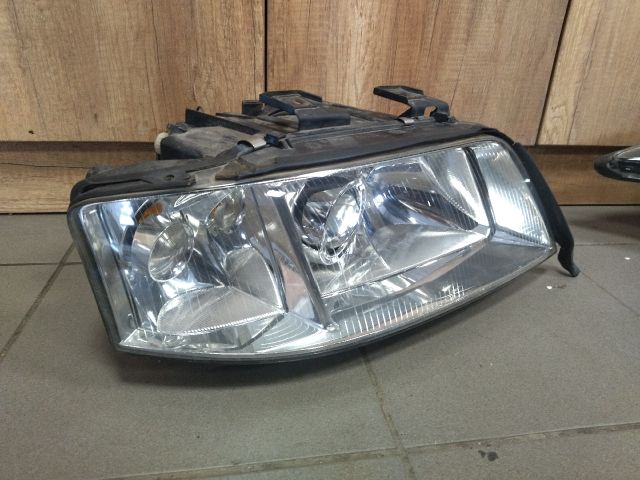 bontott AUDI A6 C5 Jobb Xenon Fényszóró