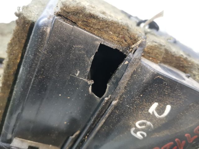 bontott AUDI A6 C5 Kesztyűtartó