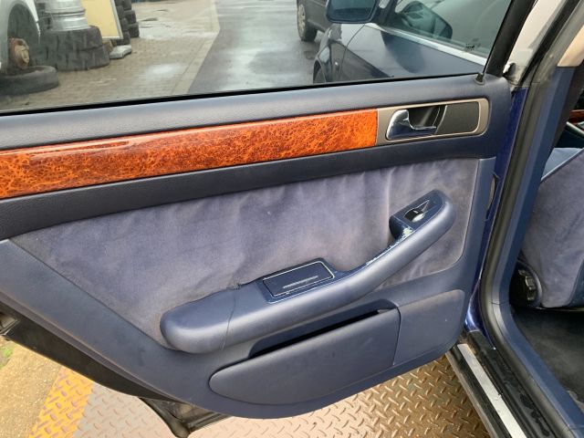 bontott AUDI A6 C5 Kesztyűtartó