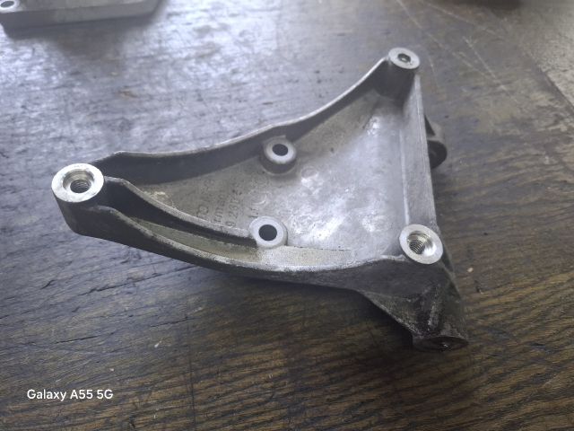 bontott AUDI A6 C5 Klímakompresszor Tartó Bak