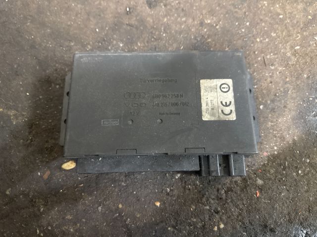 bontott AUDI A6 C5 Komfort Elektronika