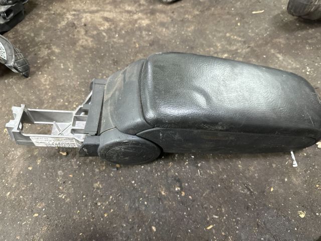 bontott AUDI A6 C5 Könyöklő