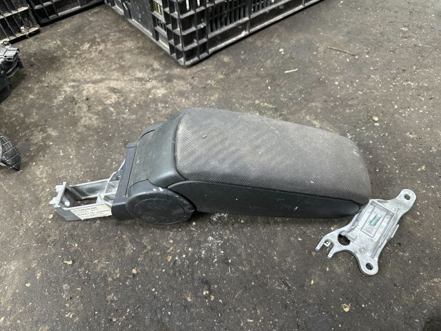 bontott AUDI A6 C5 Könyöklő