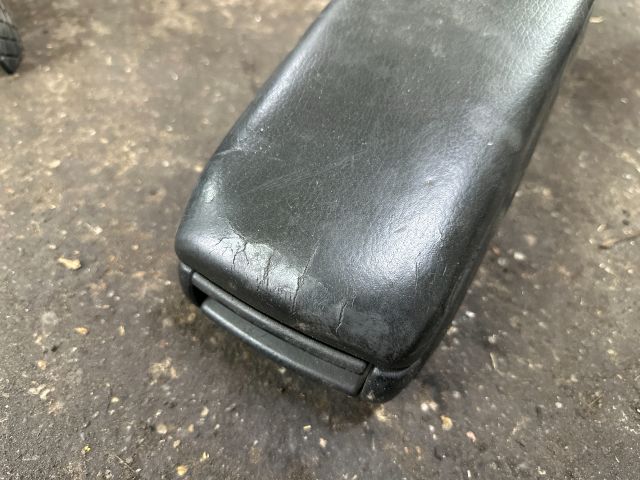 bontott AUDI A6 C5 Könyöklő