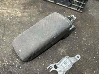 bontott AUDI A6 C5 Könyöklő