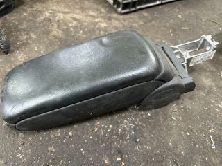 bontott AUDI A6 C5 Könyöklő