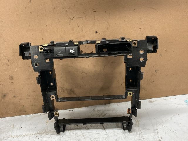 bontott AUDI A6 C5 Középkonzol Keret