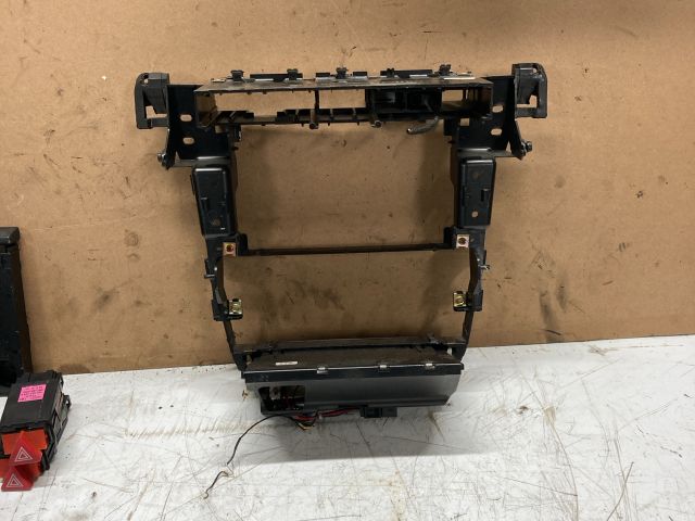 bontott AUDI A6 C5 Középkonzol Keret