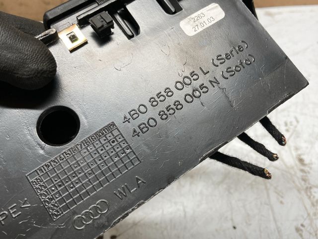 bontott AUDI A6 C5 Középkonzol Keret