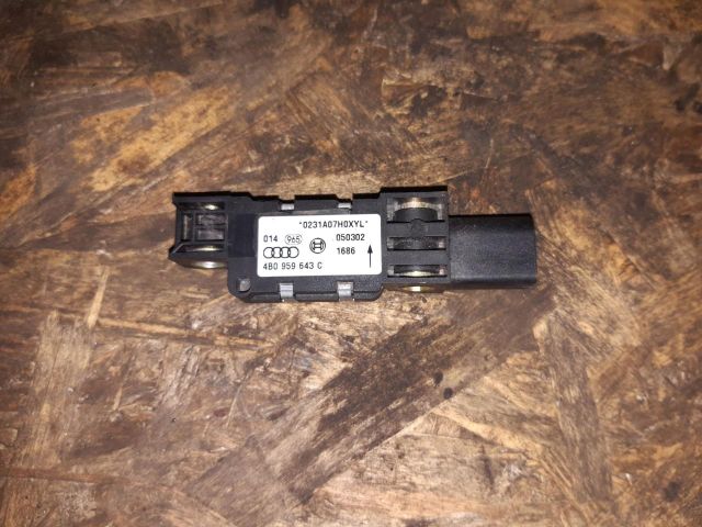 bontott AUDI A6 C5 Központi Ütközés Érzékelő