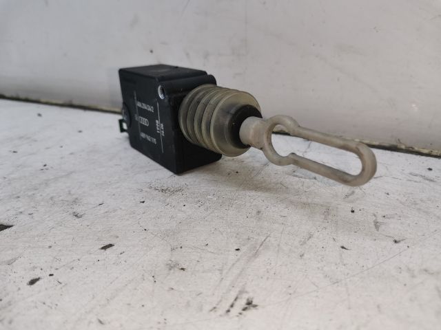 bontott AUDI A6 C5 Központizár Motor Csomagtérajtó