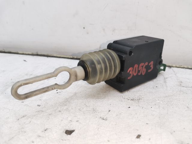 bontott AUDI A6 C5 Központizár Motor Csomagtérajtó