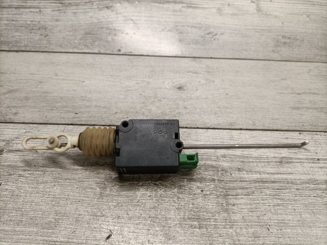 bontott AUDI A6 C5 Központizár Motor Csomagtérajtó