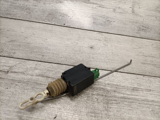 bontott AUDI A6 C5 Központizár Motor Csomagtérajtó