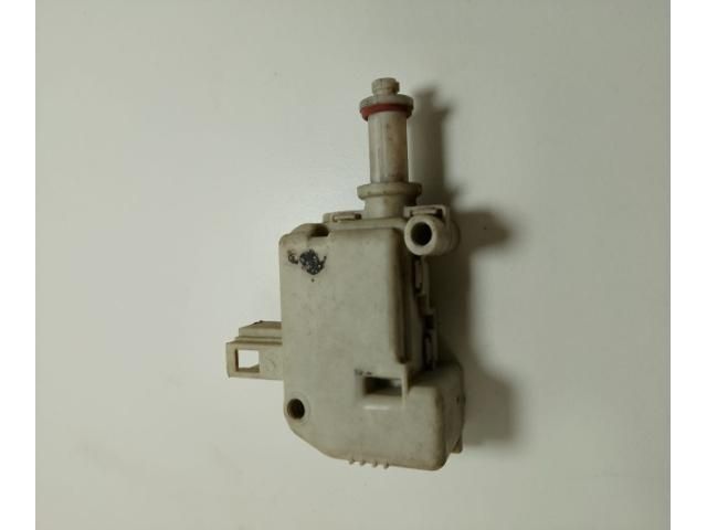 bontott AUDI A6 C5 Központizár Motor Tankajtó