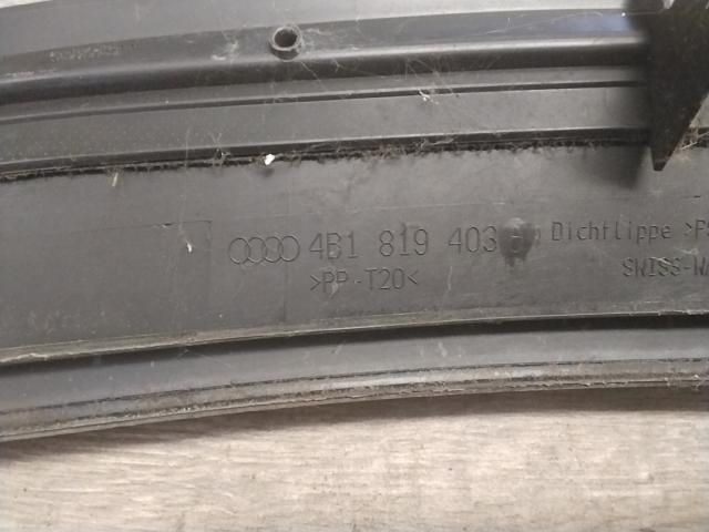 bontott AUDI A6 C5 Levélrács