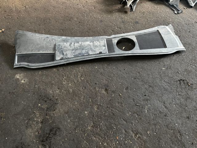 bontott AUDI A6 C5 Levélrács