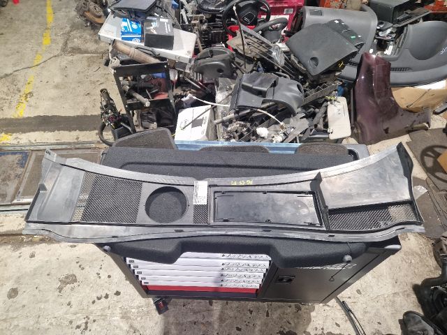 bontott AUDI A6 C5 Levélrács