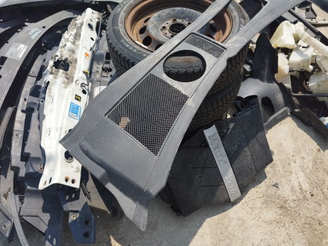 bontott AUDI A6 C5 Levélrács