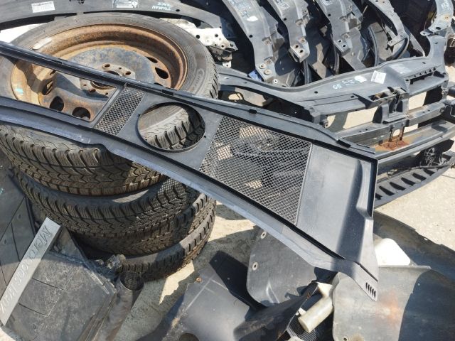 bontott AUDI A6 C5 Levélrács