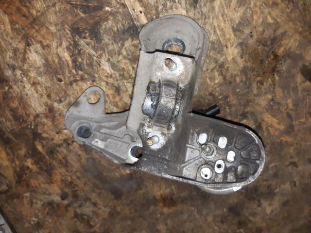 bontott AUDI A6 C5 Motor Tartó Bak Bal