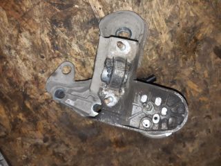 bontott AUDI A6 C5 Motor Tartó Bak Bal