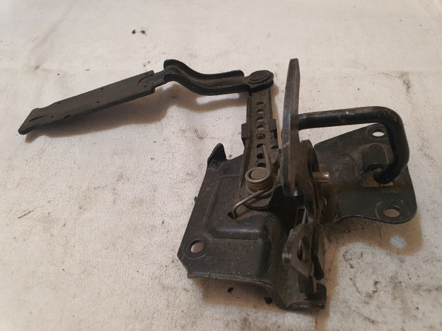 bontott AUDI A6 C5 Motorháztető Biztonsági Kampó