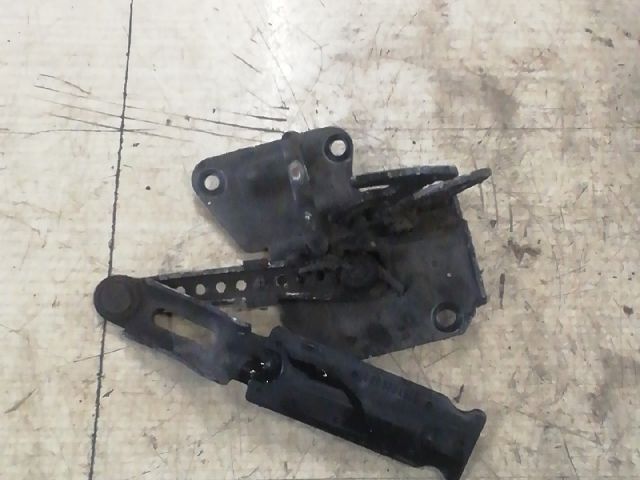 bontott AUDI A6 C5 Motorháztető Biztonsági Kampó